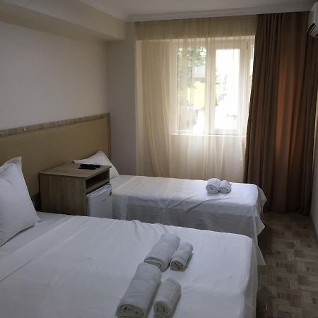 Femi Ji Hotel Batumi Exterior foto